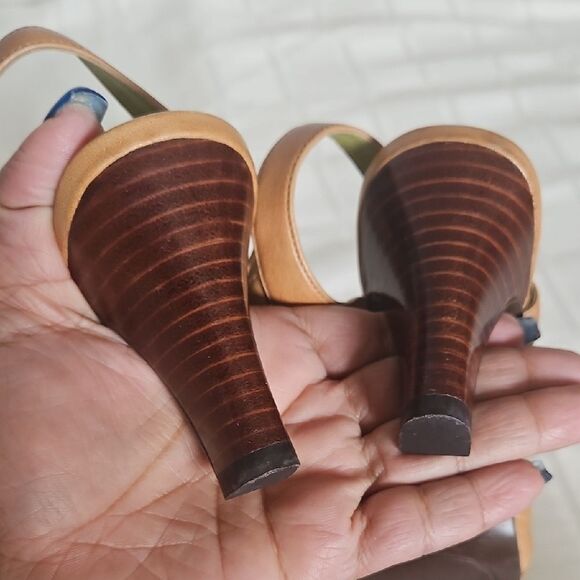 Naturalizer Women's Tan Strappy Sandals - Picture 8 of 16